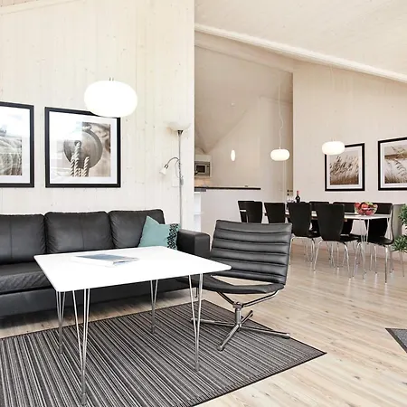 Coastal Base With Sauna, Sun Deck Semesterbostad