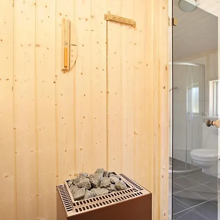 Semesterbostad Coastal Base With Sauna, Sun Deck *