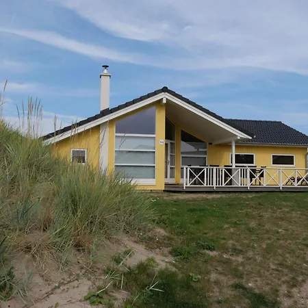 Semesterbostad Coastal Base With Sauna, Sun Deck